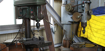 専用の工作機械