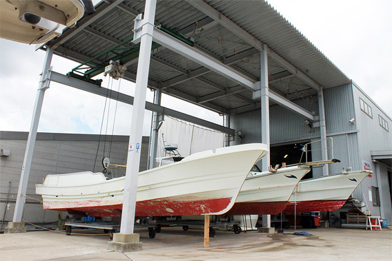 天蓋付き上架設備